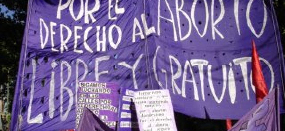 Aprobada ley del PP que prohíbe abortar a menores de 16 y 18 años sin permiso paterno