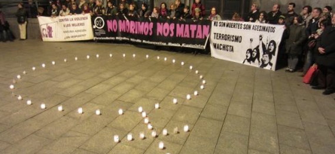 ¡Ni una menos! Concentración en Zaragoza tras el asesinato de una mujer a manos de su pareja