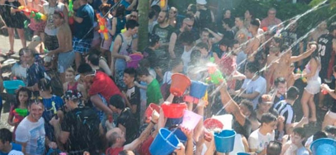 Batalla naval en las fiestas populares de Vallecas por un mundo sin machismo