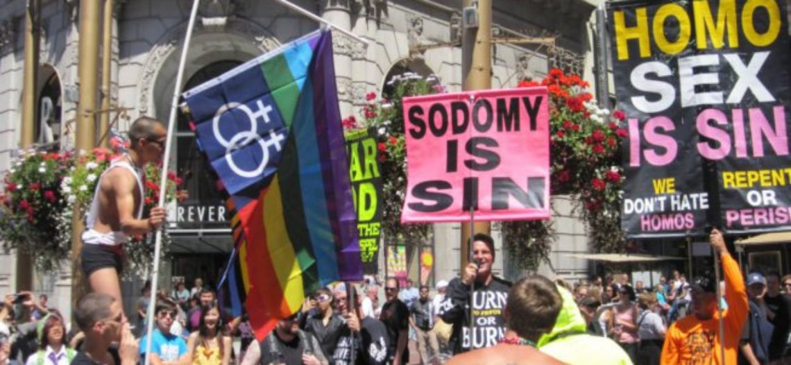 Se disparan crímenes de odio LGBT+ en EE.UU.