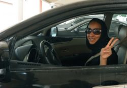Las mujeres podrán obtener permiso de conducir en Arabia Saudita