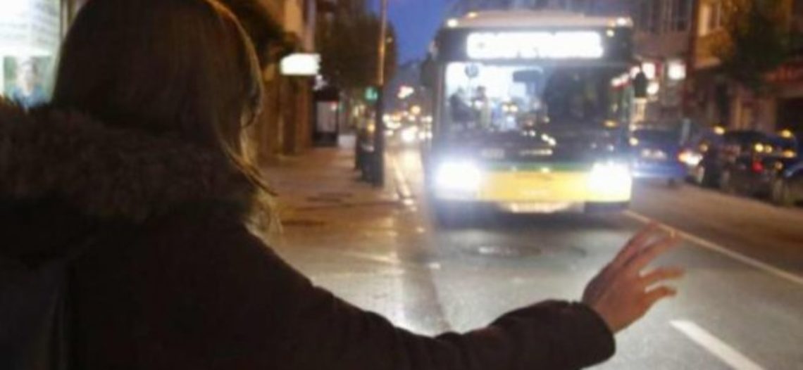 Vigo, primera ciudad gallega en implementar el servicio de paradas “antiacoso” de autobús urbano.