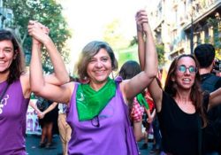 Fundadora de Pan y Rosas comienza un mes de actividades en Europa