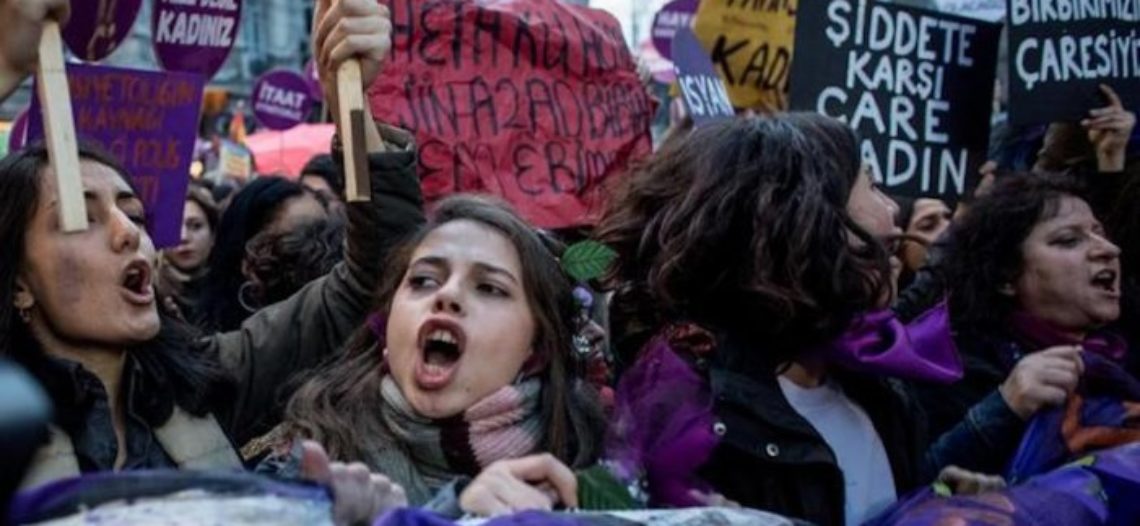 Las mujeres apuntan contra la violencia machista sistémica
