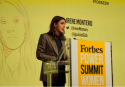 Irene Montero en l’acte de Forbes: un feminisme liberal oposat a les precàries