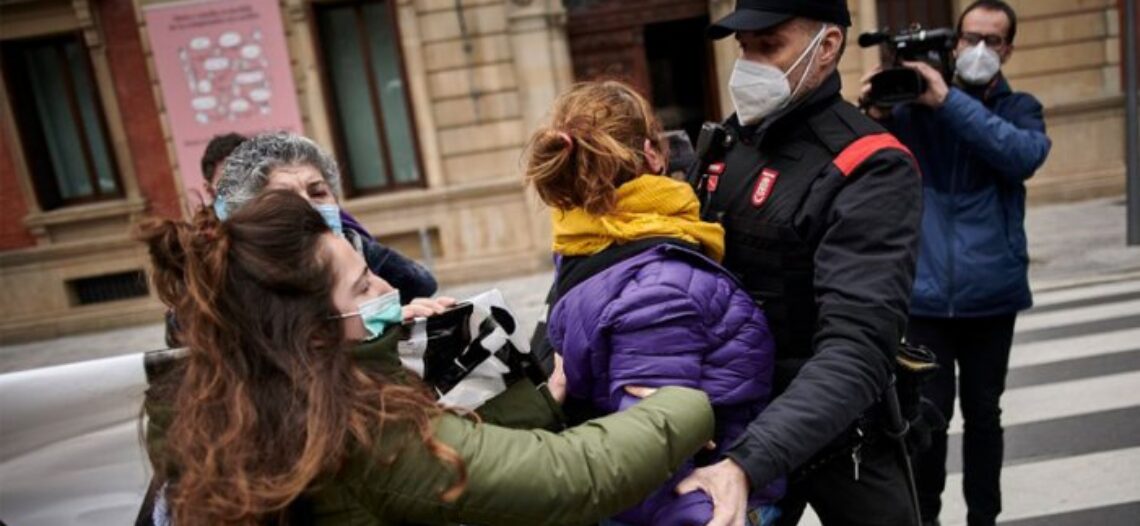 La Fiscalía pide 15 meses de prisión para la mujer detenida el 8M en Pamplona