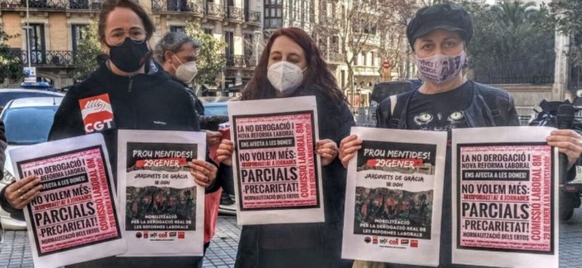 La comisión laboral del 8M se une a la manifestación contra la reforma laboral de Barcelona: “Convalida la precariedad con rostro de mujer”